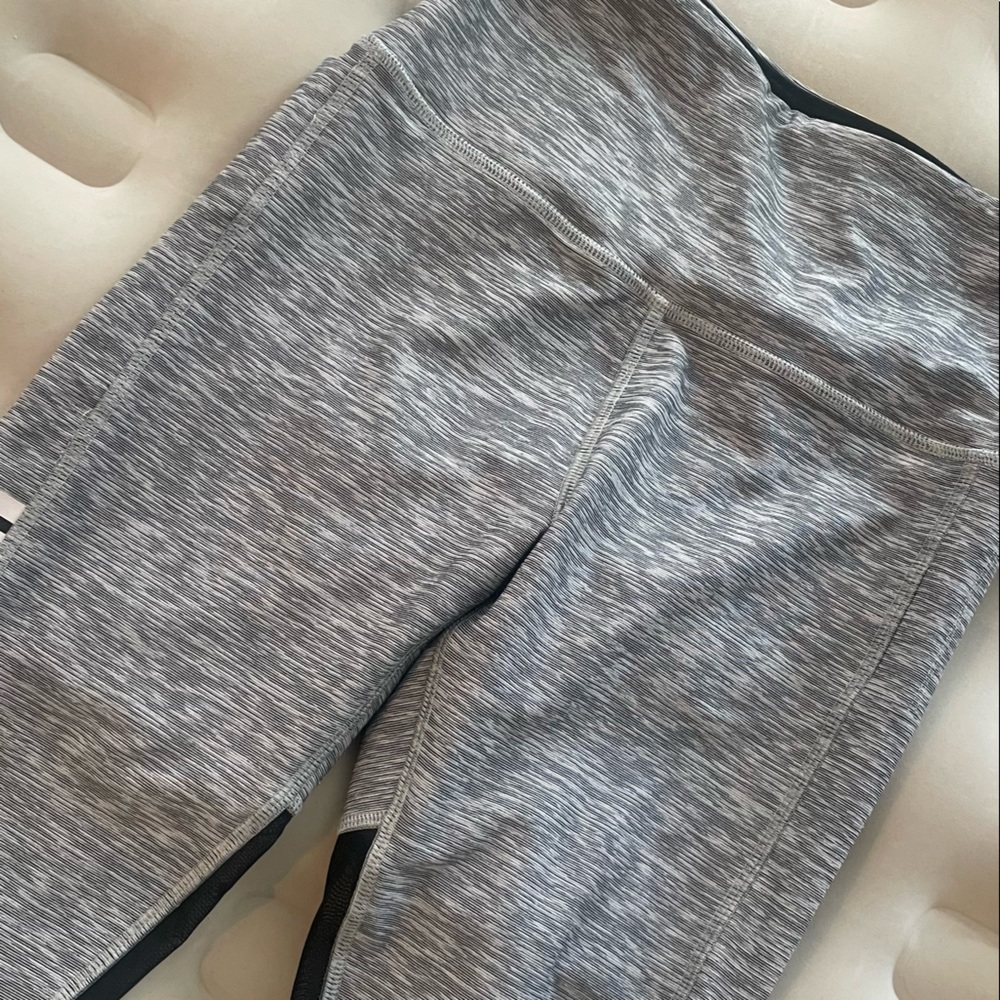 Used - Picture 3 of 3